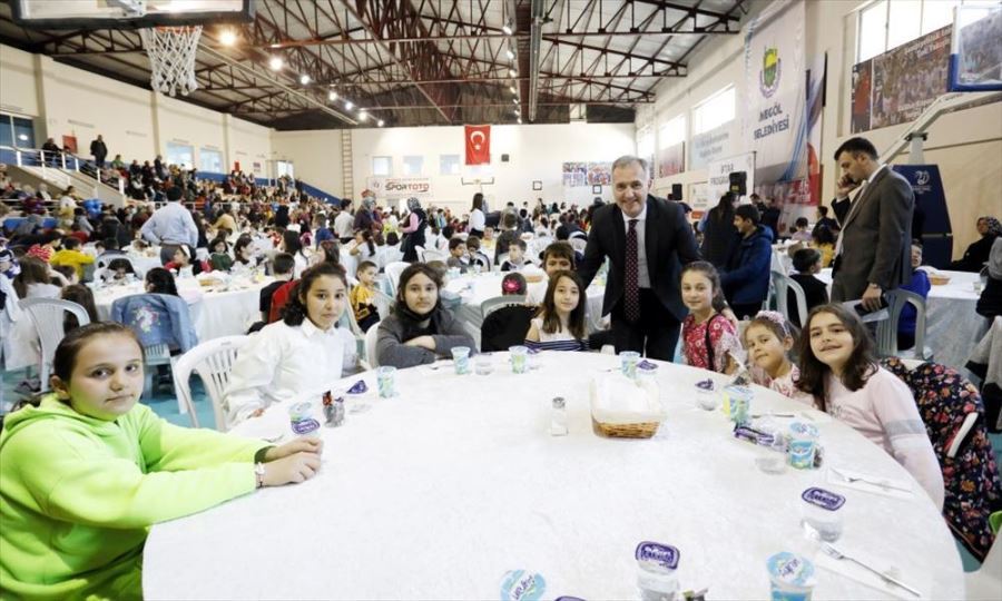 İnegöl’de Çocuklara Özel Tekne Orucu İftarı Yapıldı