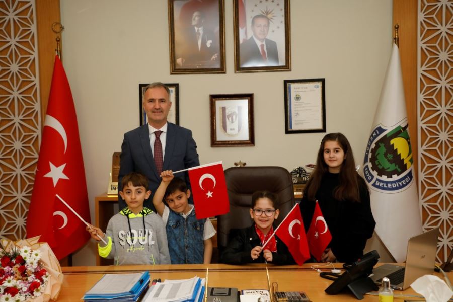 İNEGÖL BELEDİYESİ’NDE MAKAMLAR ÇOCUKLARIN OLDU