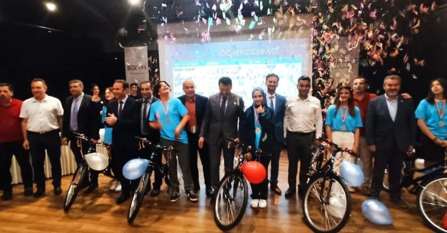 İnegöl’ün Altın öğrencileri ödüllendirildi