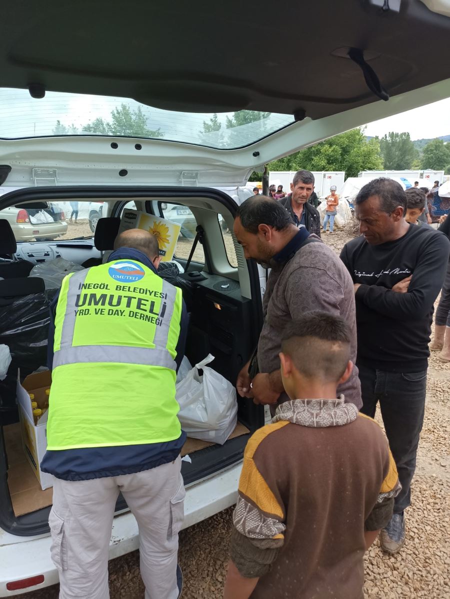 Yağıştan etkilenen mevsimlik işçilere inegöl belediyesi’nden yardım eli