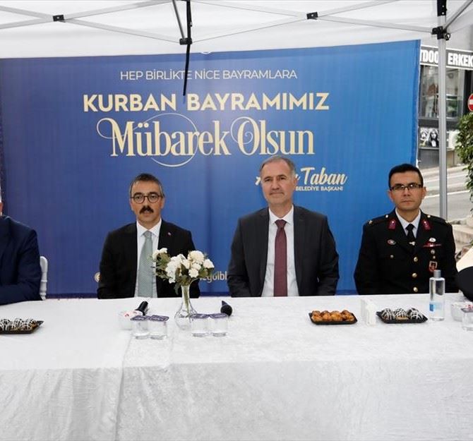 ‘’Bayramlar Bir Ve Beraber Olmaktır’’