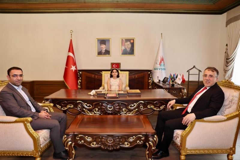 Başkan Savran, 23 Nisan’da Koltuğunu İlkokul Öğrencisi Fatma Ezgi Güçlü’ye Devretti