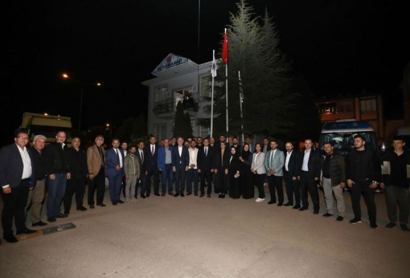 Ak parti Ertuğrulgazi derneğini ziyaret etti