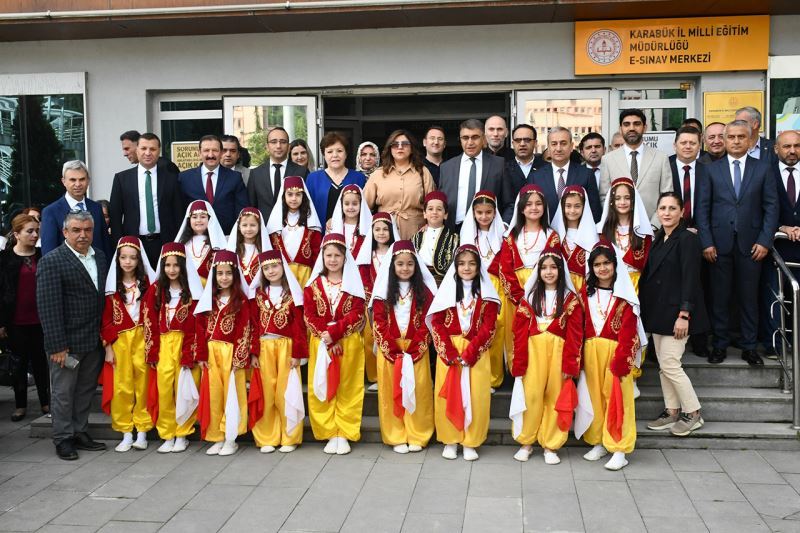 Halk Eğitim Merkezinde Sergi Açılışı Gerçekleştirildi