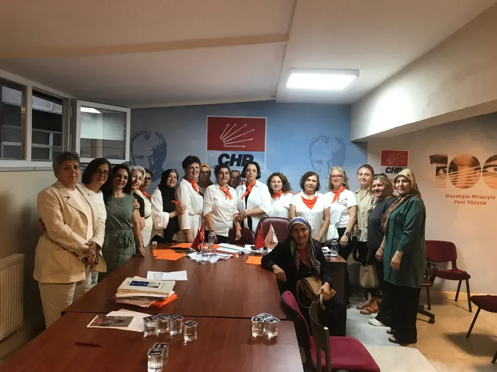 CHP İnegöl Kadın Kolları Başkanı Emine Asuman Yaka oldu