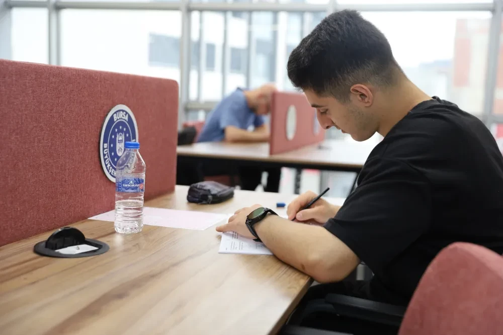 Gençlere üniversite yolunda sınav provası