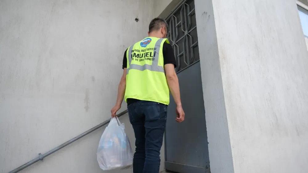 İnegöl Belediyesinden 365 Gün Sıcak Yardım