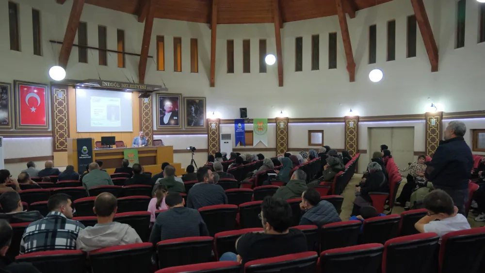 İnegöl'de Aile Okulu Kapsatında 'Sofradan Sohbete Aile' Semineri Düzenlendi