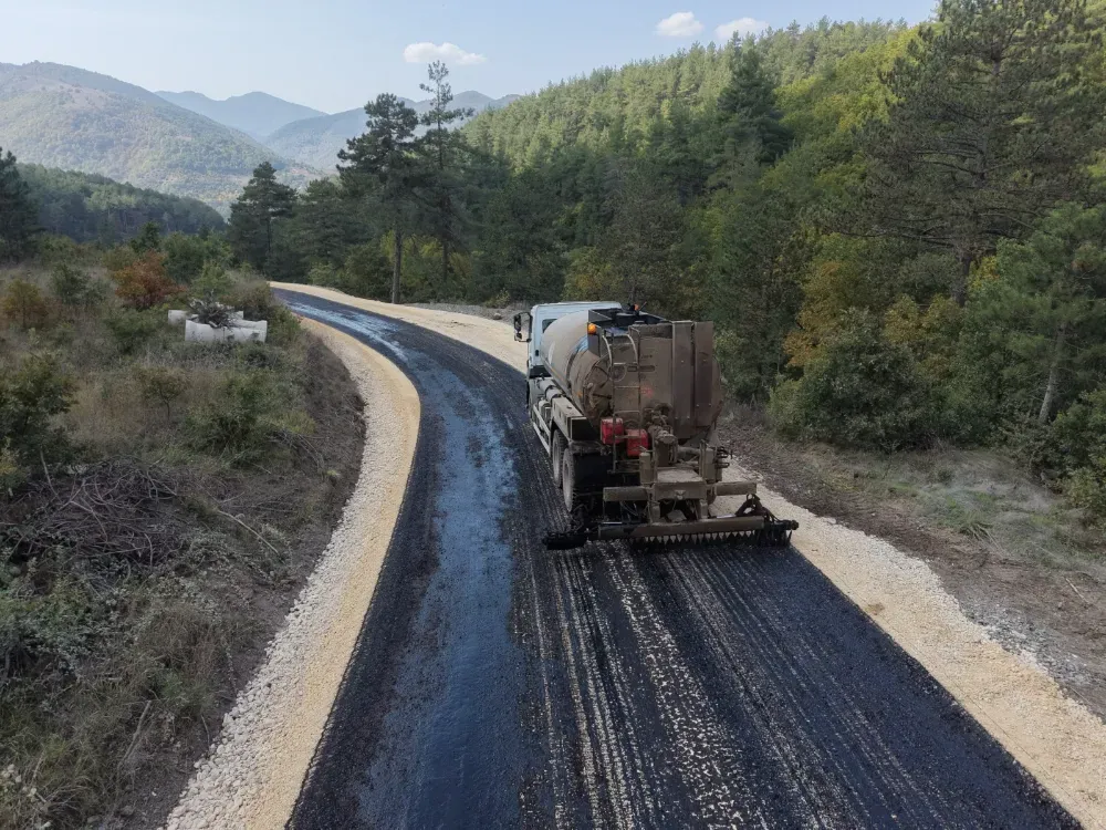 Büyükşehir, Osmangazi'de 10 kilometrelik yolu yeniledi