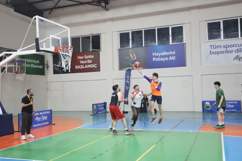 İnegöl'de Sokak Basketbolu Turnuvası Coşkuyla Tamamlandı