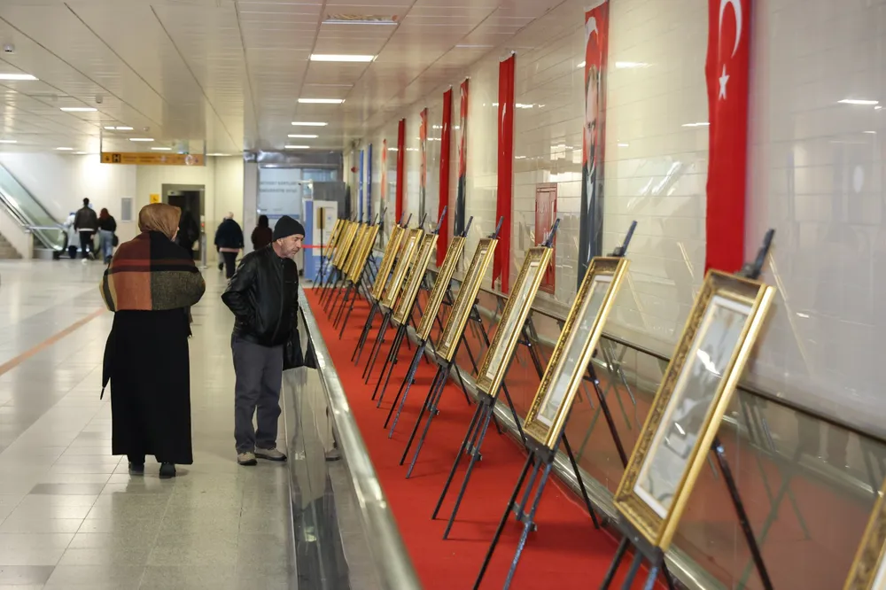 Bursa Büyükşehir Belediyesi'nden 'Cumhuriyetin Yüzleri' Sergisi