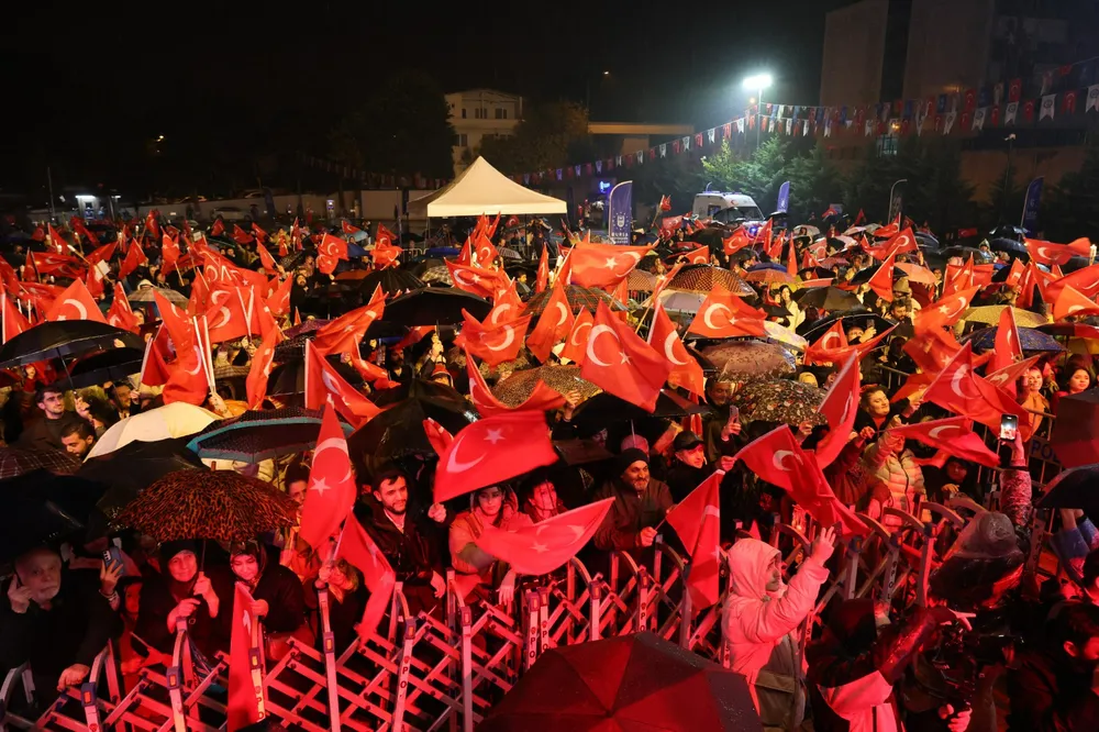 Bursa'da Cumhuriyet Coşkusu Yağmura Rağmen Dinmedi