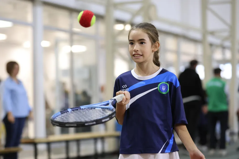 Bursa'da Geleceğin Tenis Yıldızları Yetişiyor