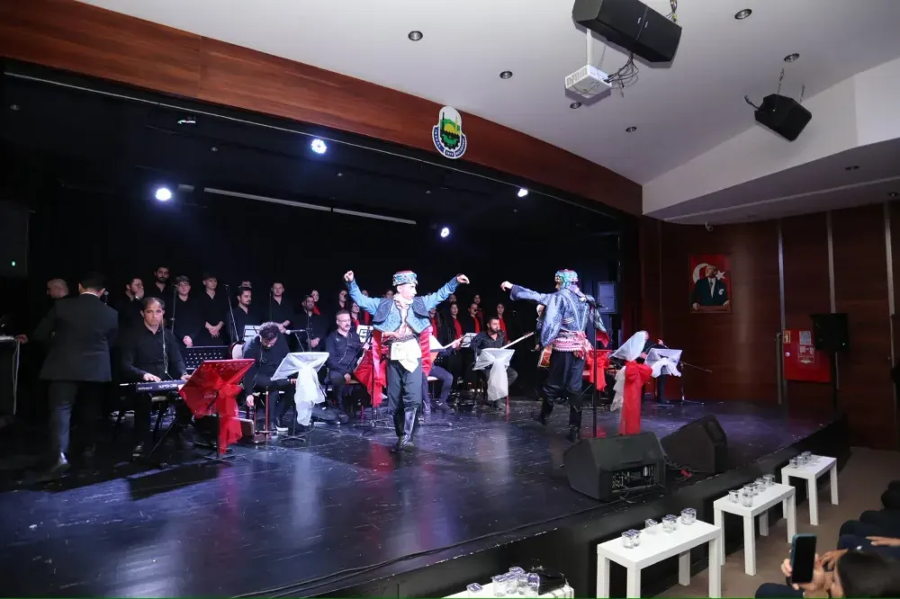 İnegöl Belediyesi Gençlik Korosundan Cumhuriyet Konseri