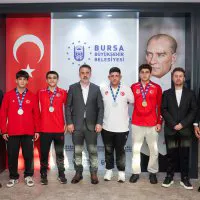 Başkan Vekili Şahin Biba, Balkan Güreş Şampiyonası'nda Başarı Kazanan Sporcuları Ağırladı