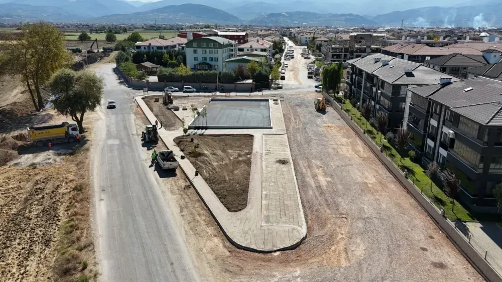 İnegöl Belediyesi’nden Yeni Mahalle’ye Yeni Semt Sahası